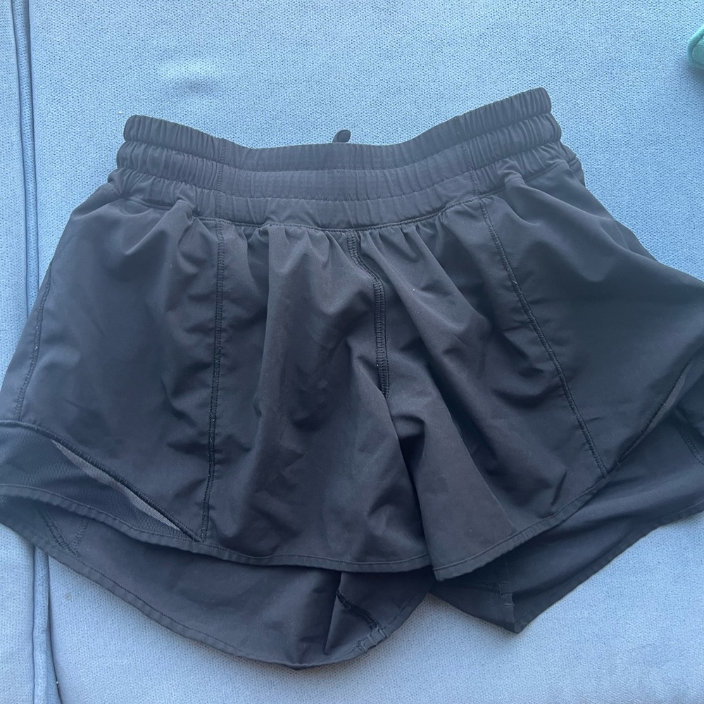 lululemon hotty hot shorts low rise 4inch size 6